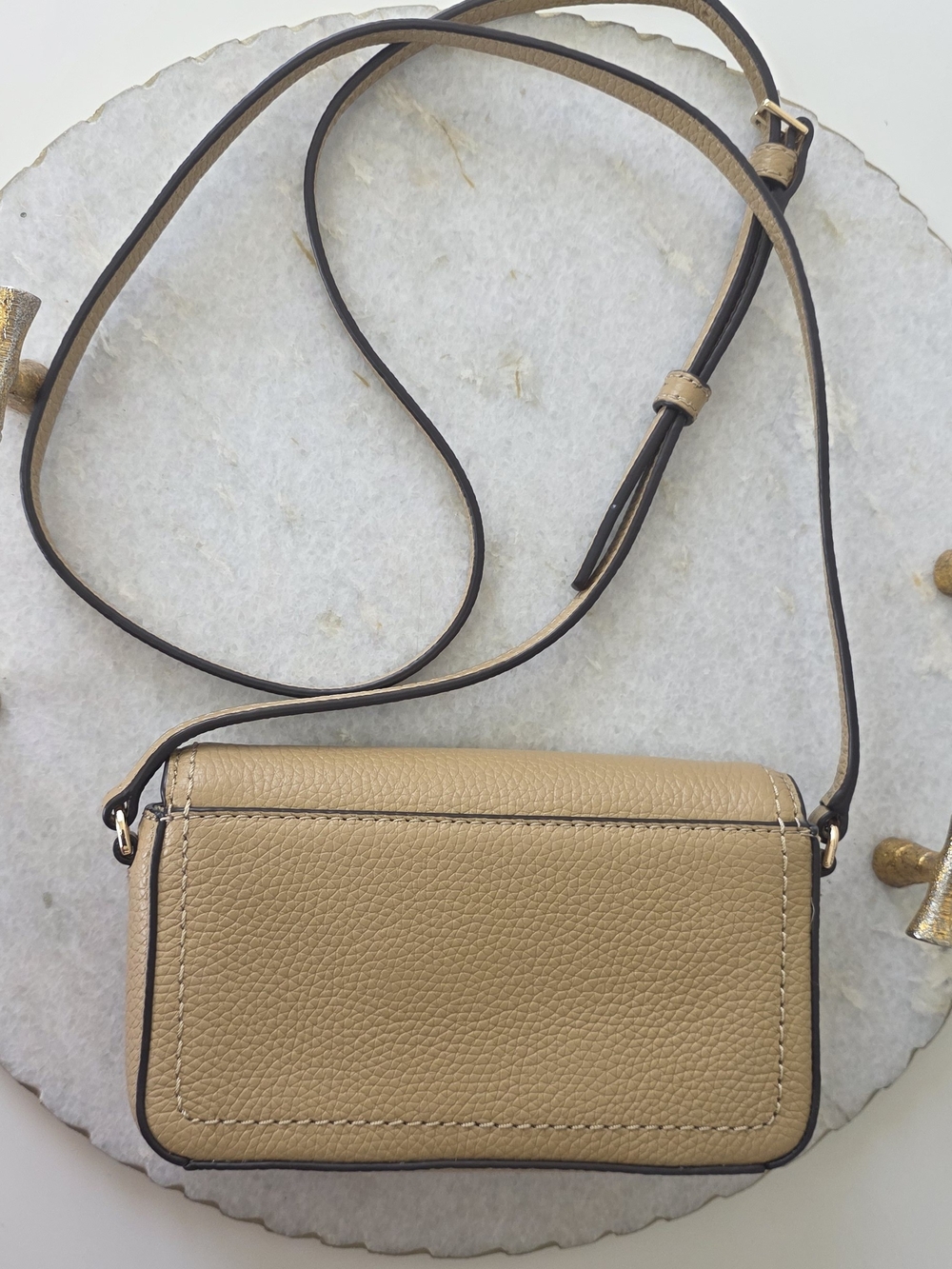 Marc Jacobs Pebbled Tan Leather Crossbody with Gold Logo - Picture 9 of 9